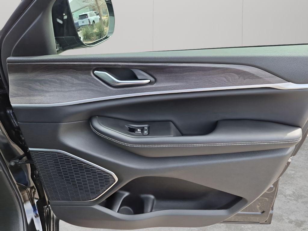 new 2026 Jeep Grand Cherokee L car, priced at $50,991