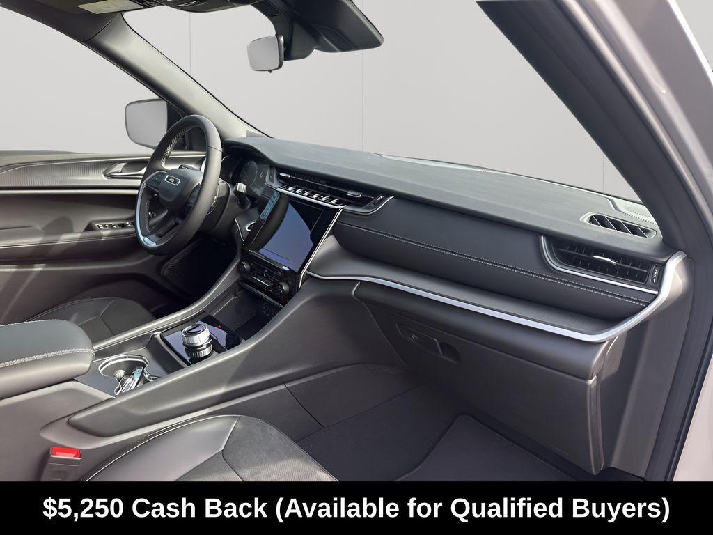 new 2025 Jeep Grand Cherokee car, priced at $37,408