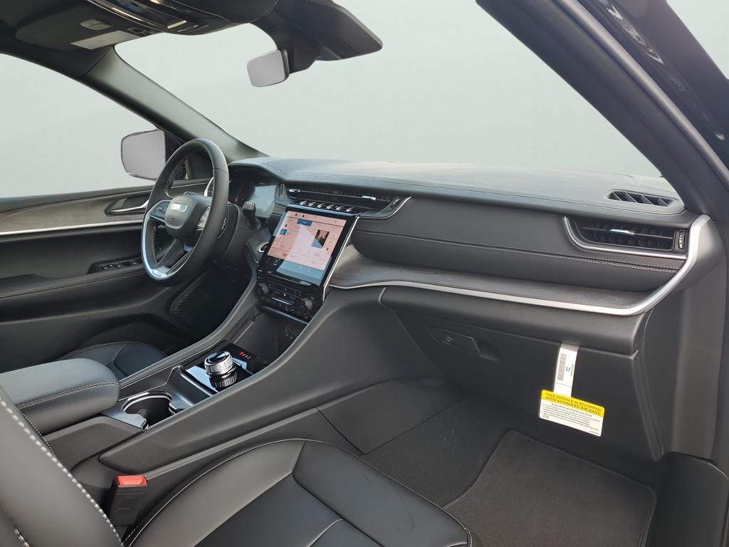 new 2025 Jeep Grand Cherokee L car, priced at $40,720