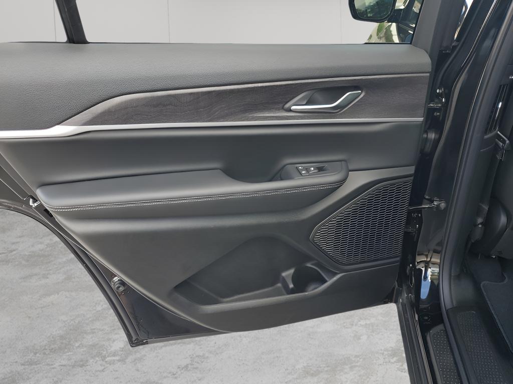 new 2025 Jeep Grand Cherokee L car, priced at $40,720