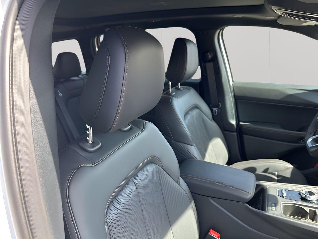 new 2026 Jeep Cherokee car, priced at $45,710