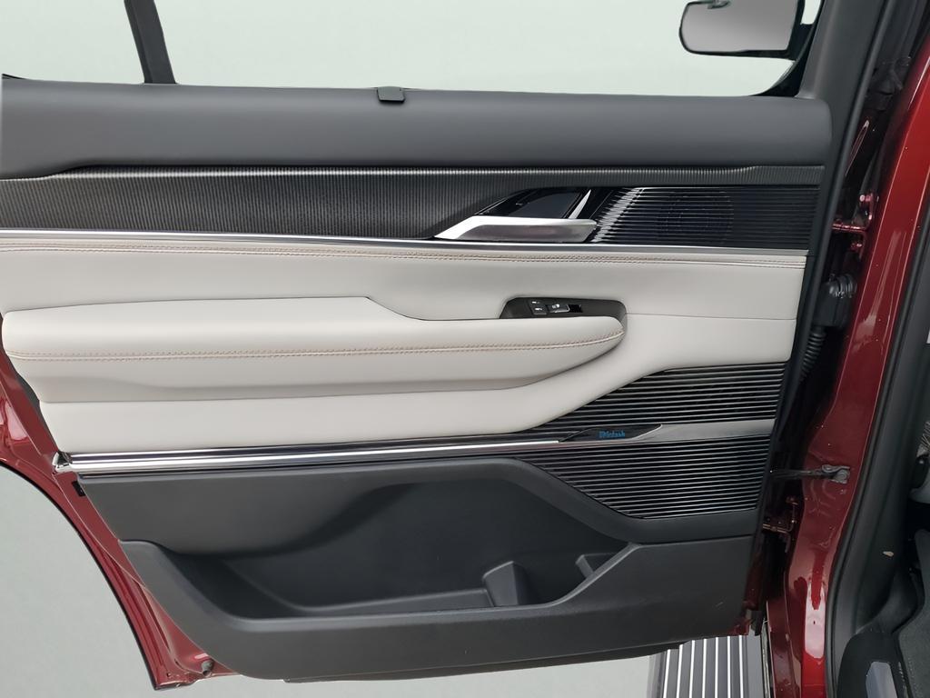 new 2026 Jeep Grand Wagoneer car, priced at $89,812