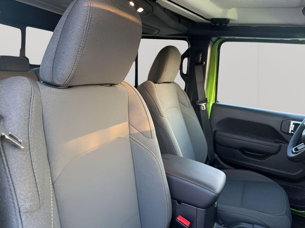new 2025 Jeep Gladiator car, priced at $44,211
