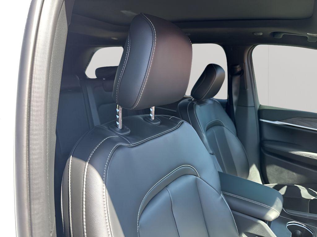 new 2026 Jeep Grand Cherokee car, priced at $47,035