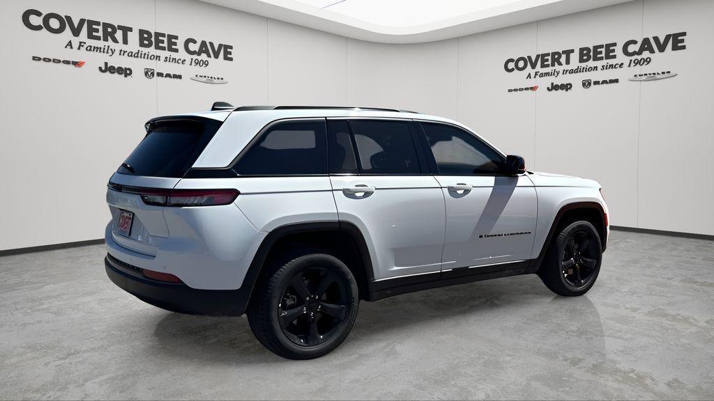 new 2026 Jeep Grand Cherokee car, priced at $47,035