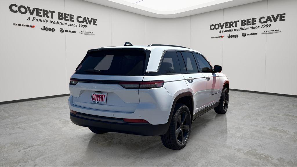 new 2026 Jeep Grand Cherokee car, priced at $47,035