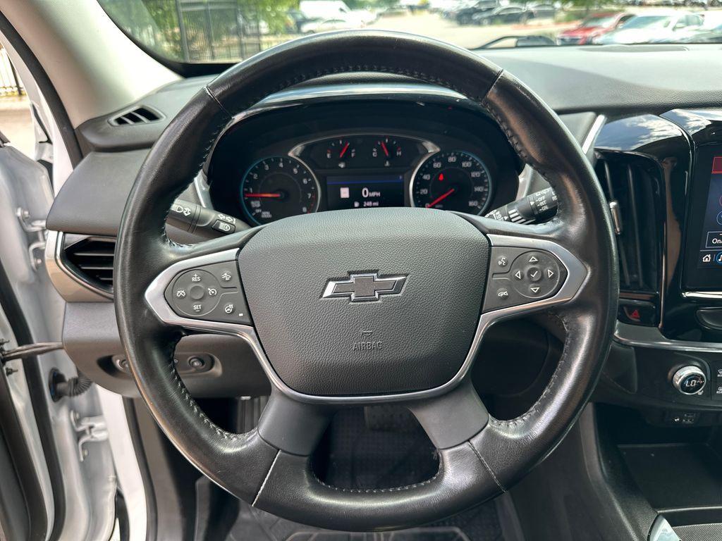 used 2021 Chevrolet Traverse car, priced at $26,897