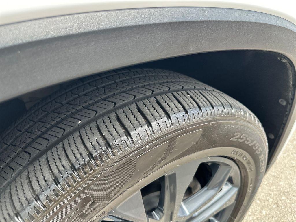 used 2021 Chevrolet Traverse car, priced at $26,897