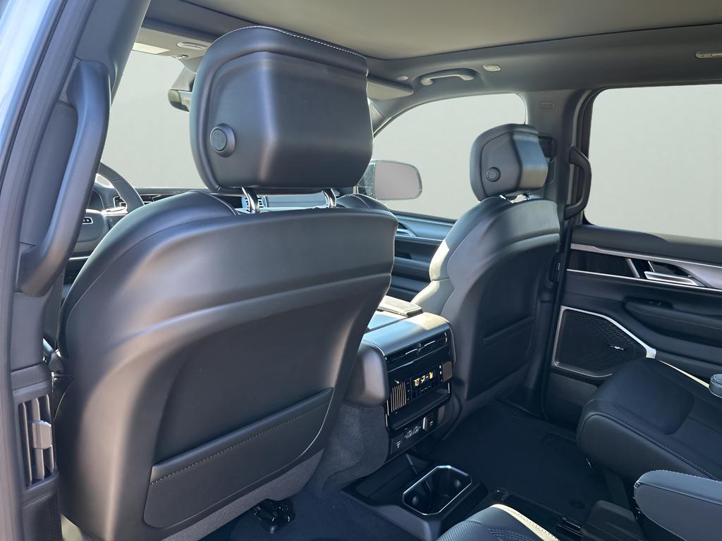 new 2025 Jeep Wagoneer car