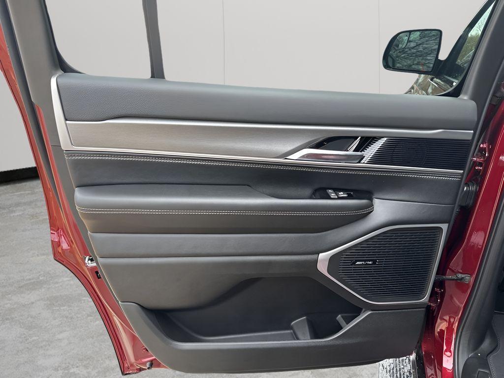 new 2026 Jeep Grand Wagoneer car, priced at $70,466