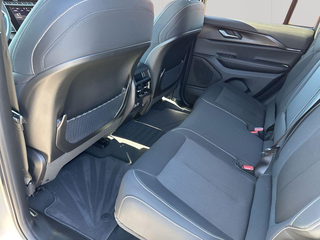 new 2026 Jeep Grand Cherokee car, priced at $41,603