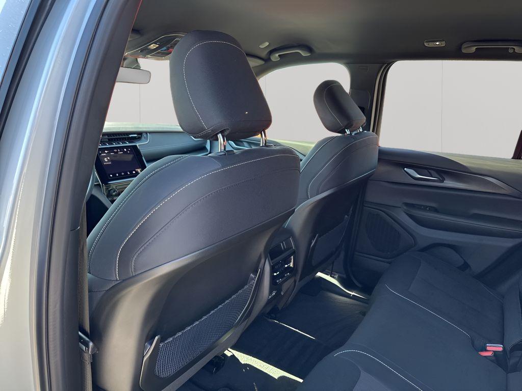 new 2026 Jeep Grand Cherokee car, priced at $41,603