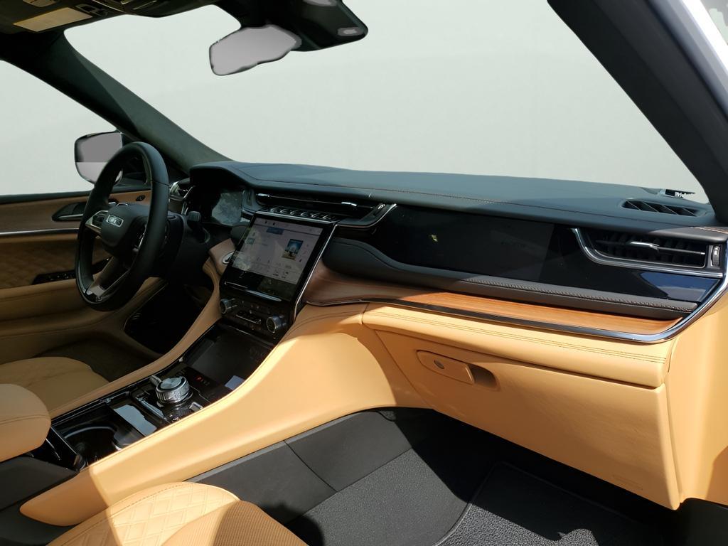 new 2025 Jeep Grand Cherokee car, priced at $57,690