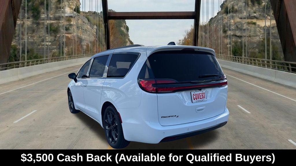 new 2026 Chrysler Pacifica car, priced at $41,977