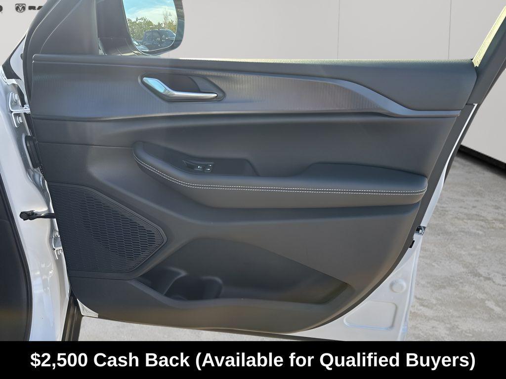 new 2025 Jeep Grand Cherokee L car, priced at $37,395