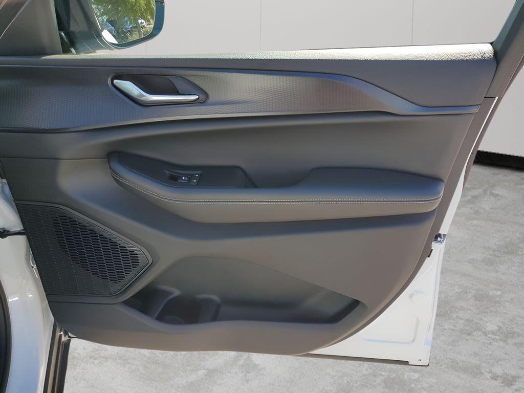 new 2025 Jeep Grand Cherokee L car, priced at $37,320