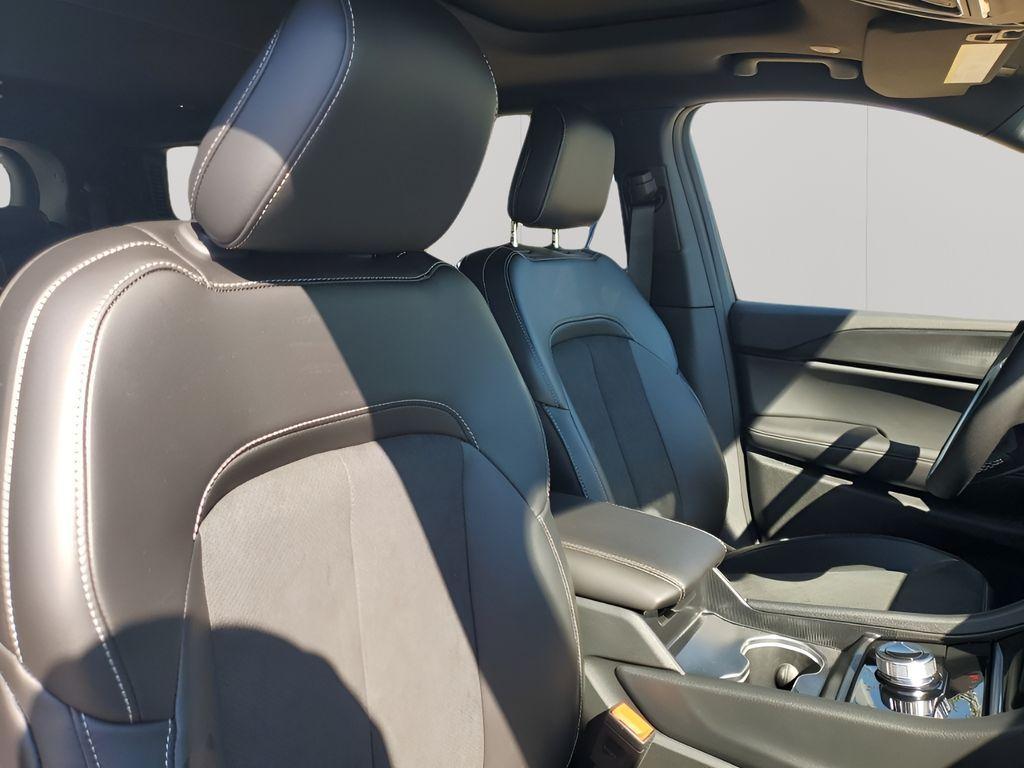 new 2025 Jeep Grand Cherokee L car, priced at $37,320