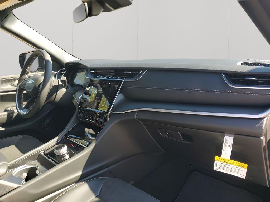 new 2025 Jeep Grand Cherokee L car, priced at $37,320