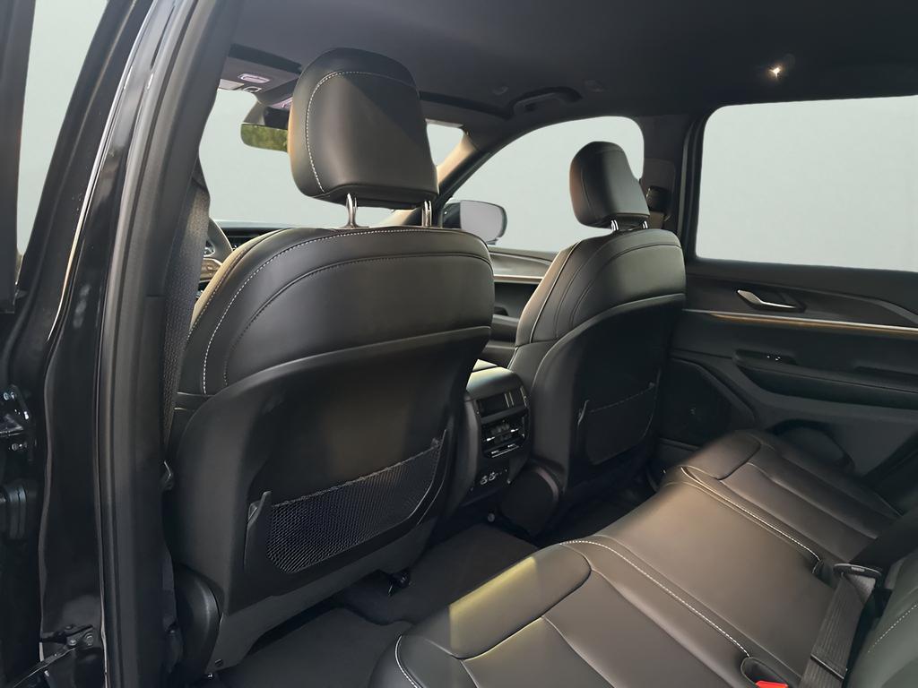 new 2025 Jeep Grand Cherokee car, priced at $38,970