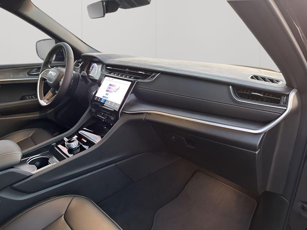 new 2025 Jeep Grand Cherokee car, priced at $37,313