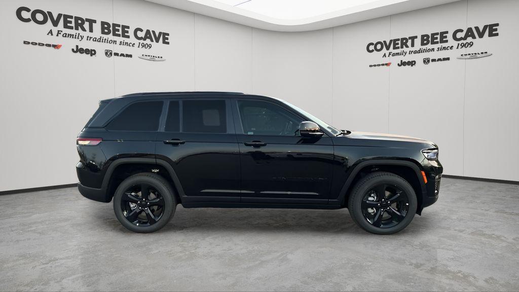 new 2025 Jeep Grand Cherokee car, priced at $37,313