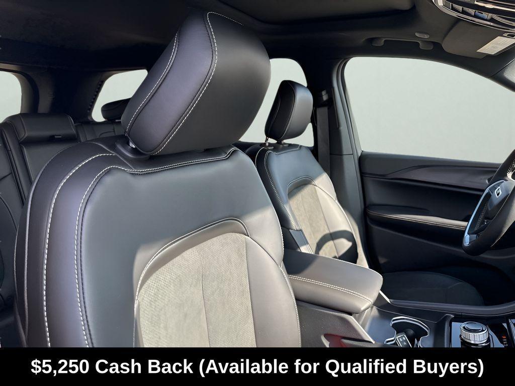 new 2025 Jeep Grand Cherokee car, priced at $37,435