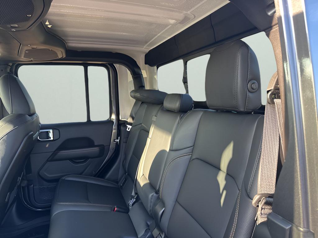 new 2025 Jeep Gladiator car, priced at $47,684