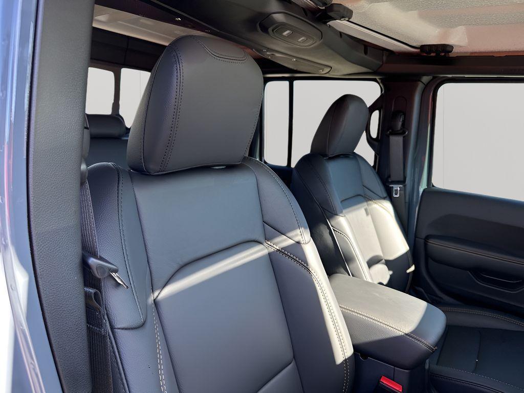 new 2026 Jeep Gladiator car, priced at $50,738