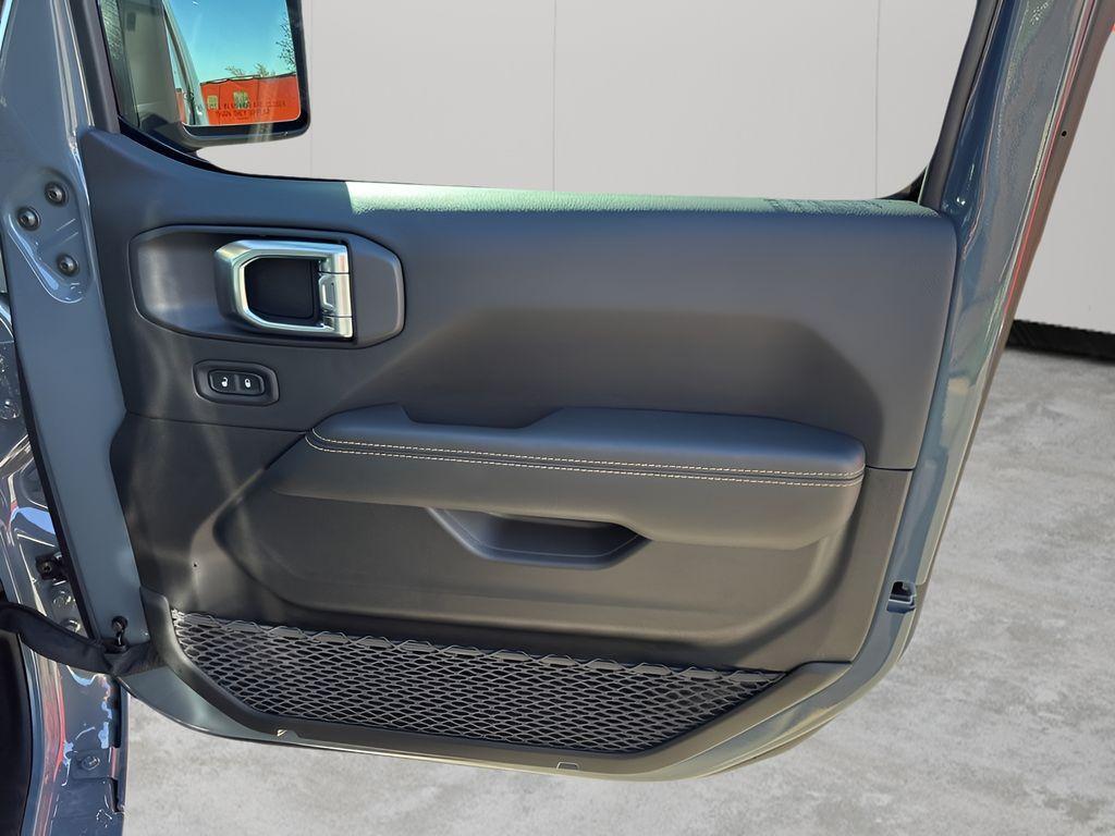 new 2026 Jeep Gladiator car, priced at $50,738