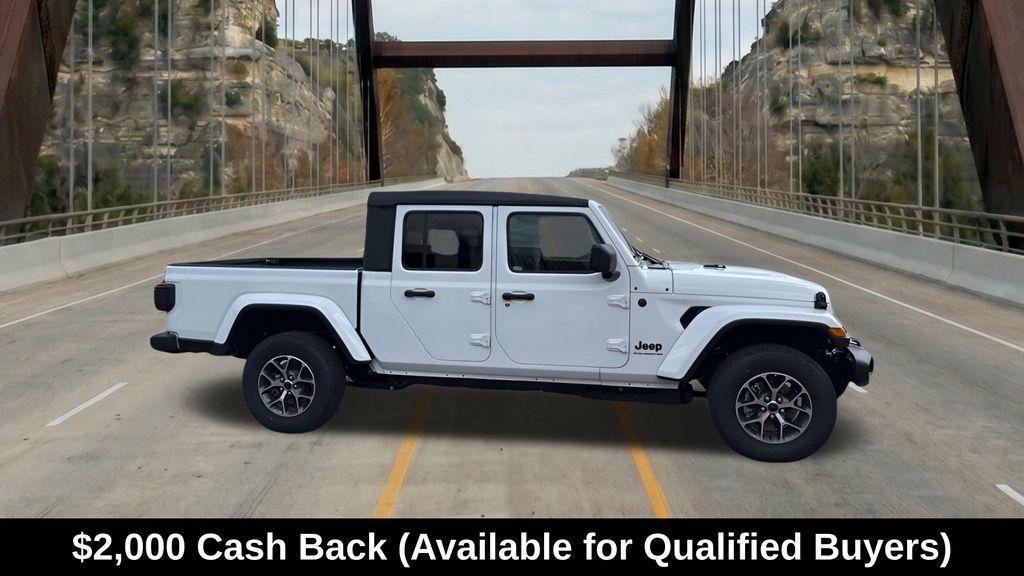 new 2026 Jeep Gladiator car, priced at $45,978