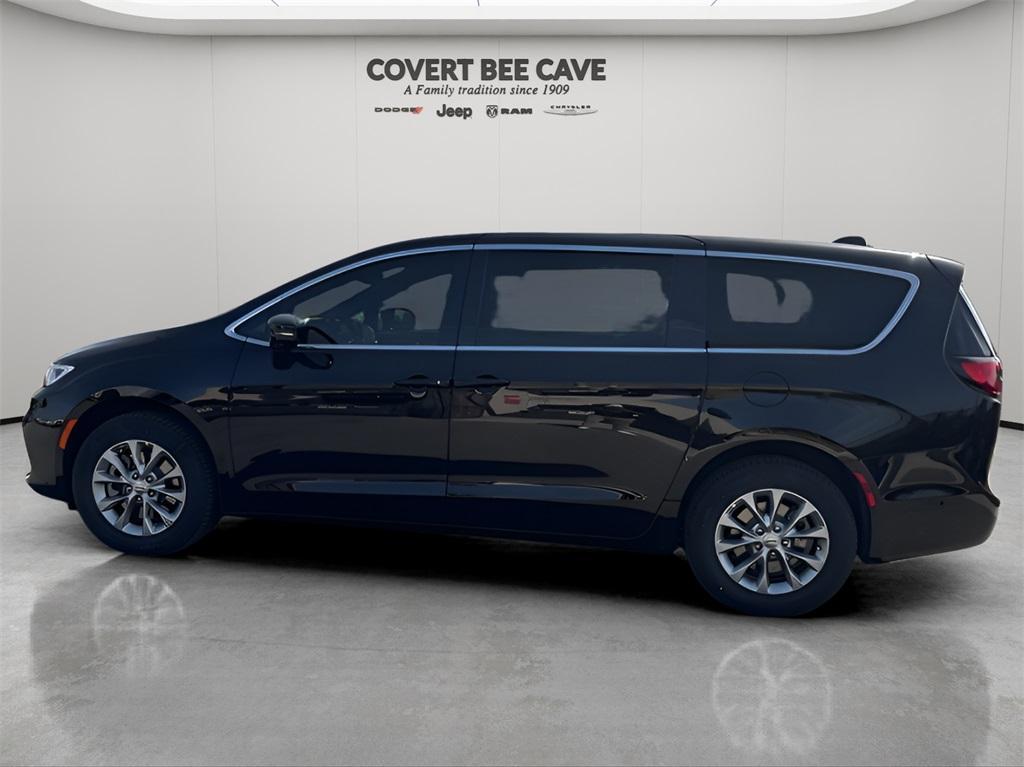 new 2025 Chrysler Pacifica car, priced at $45,315