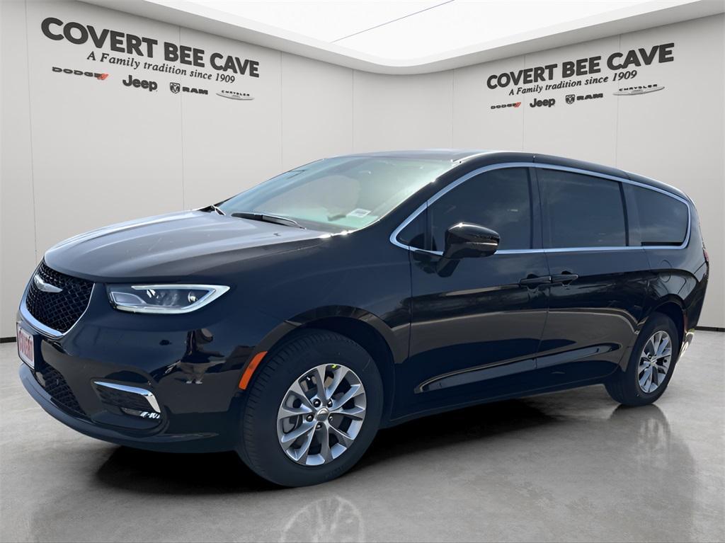 new 2025 Chrysler Pacifica car, priced at $45,315
