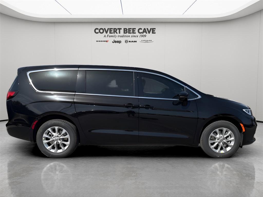 new 2025 Chrysler Pacifica car, priced at $45,315