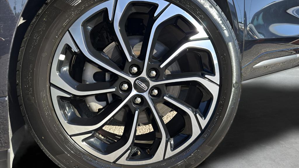 used 2024 Lincoln Nautilus car, priced at $44,986