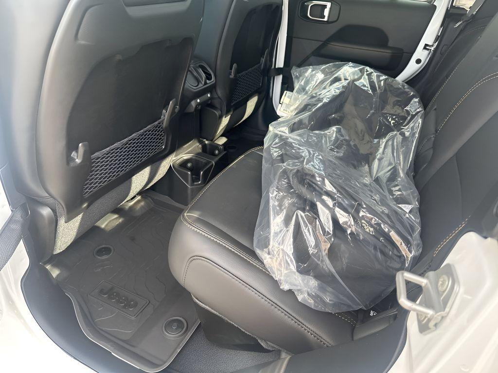 new 2025 Jeep Gladiator car, priced at $43,205