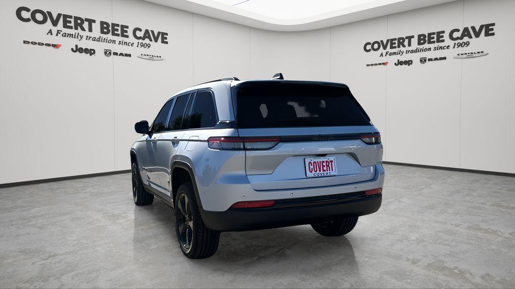 new 2025 Jeep Grand Cherokee car, priced at $37,904