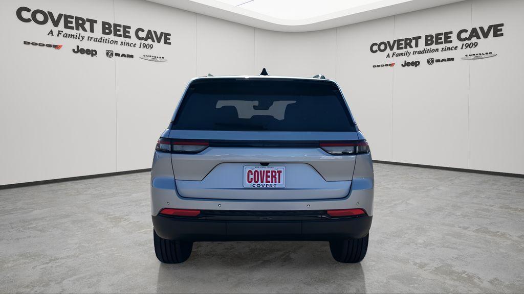 new 2025 Jeep Grand Cherokee car, priced at $37,904