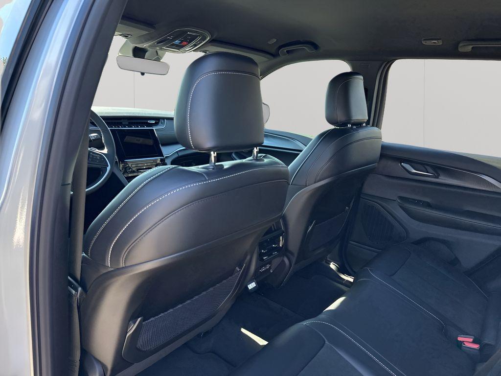 new 2025 Jeep Grand Cherokee car, priced at $37,904