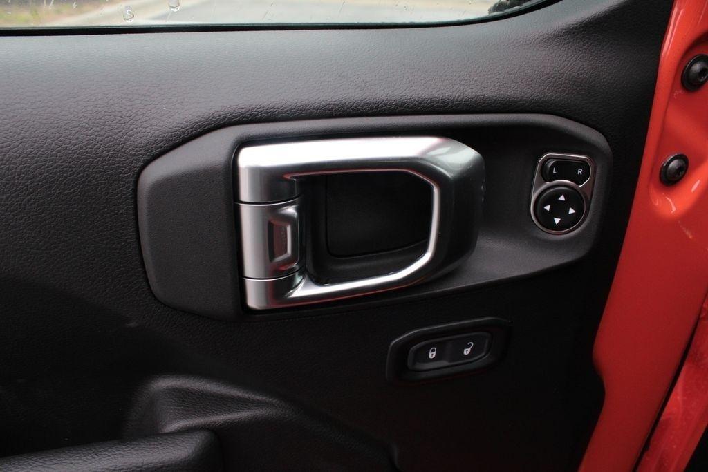 used 2023 Jeep Gladiator car, priced at $31,364