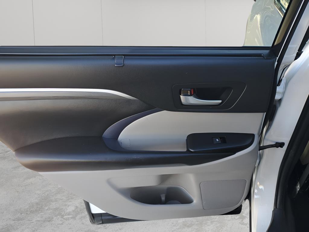 used 2019 Toyota Highlander car, priced at $29,518