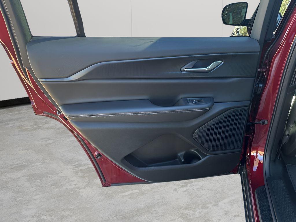 new 2025 Jeep Grand Cherokee L car, priced at $39,429