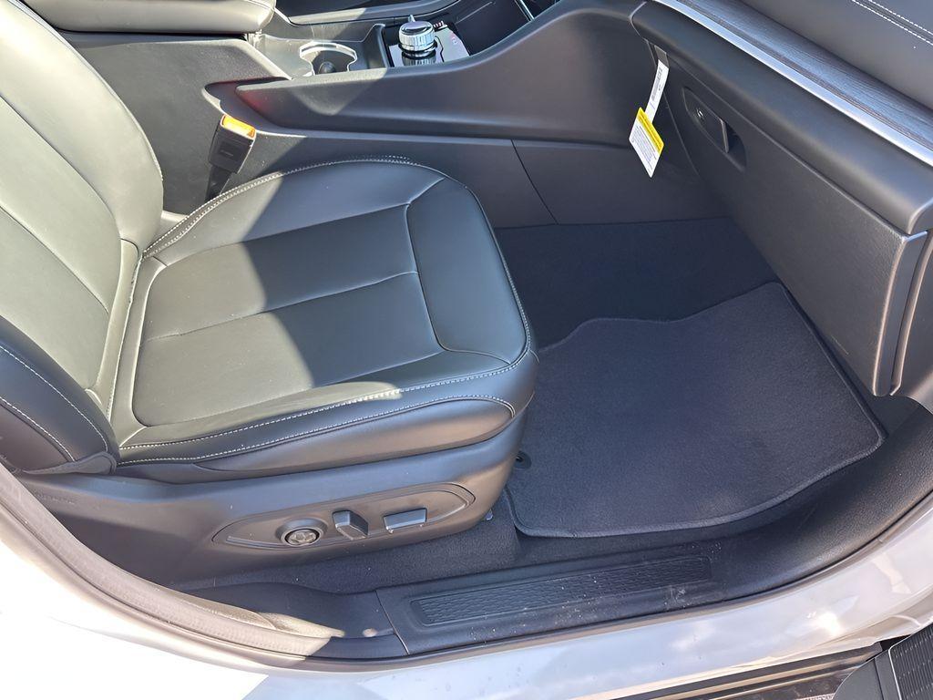 new 2026 Jeep Grand Cherokee car, priced at $47,577