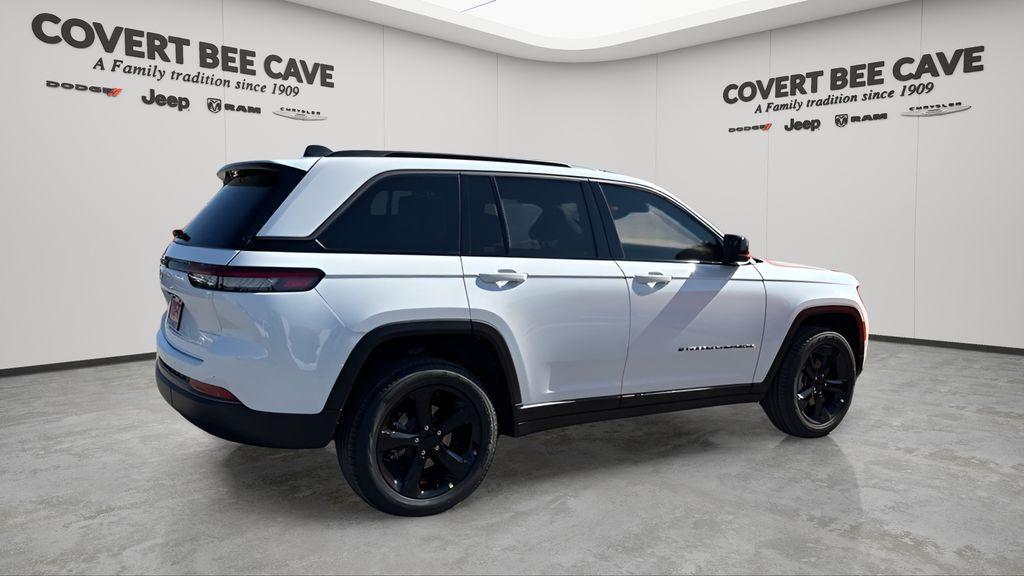new 2026 Jeep Grand Cherokee car, priced at $47,577
