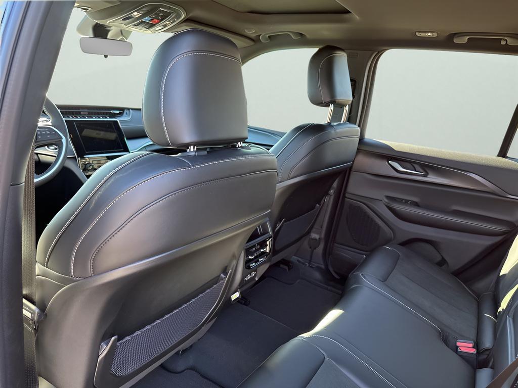 new 2025 Jeep Grand Cherokee car, priced at $38,980