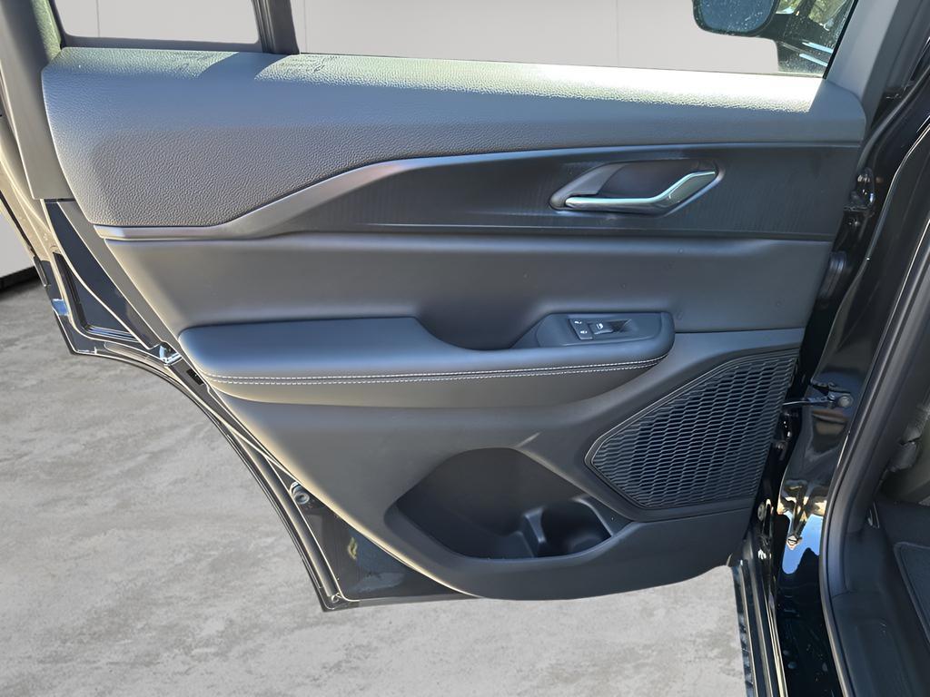 new 2025 Jeep Grand Cherokee car, priced at $38,980