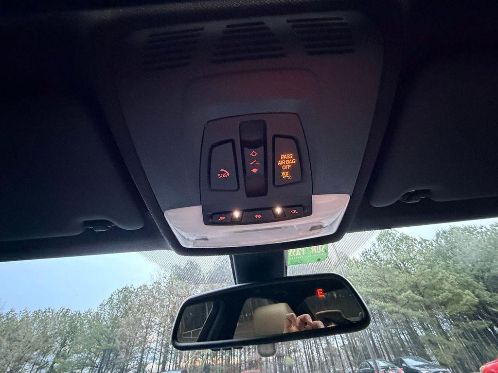 BMW 3 Series view 25