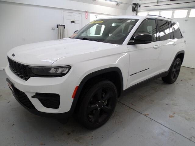 used 2023 Jeep Grand Cherokee car, priced at $31,799