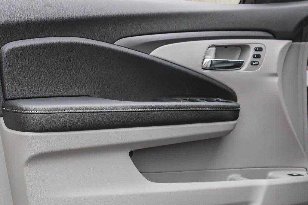 new 2025 Honda Ridgeline car, priced at $42,238