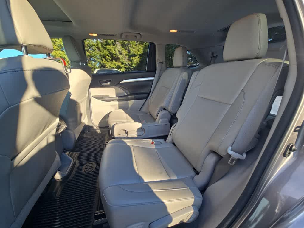 used 2018 Toyota Highlander car, priced at $19,051