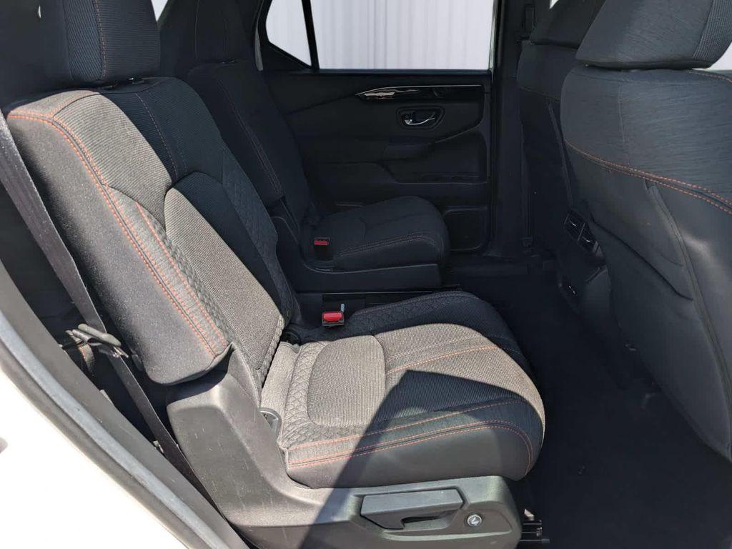 used 2025 Honda Pilot car, priced at $39,997